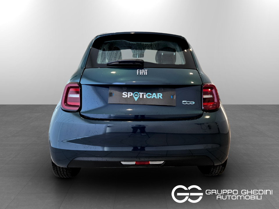 FIAT 500 Hatchback My23 La – 190 Berlina Elettrico usato - 3