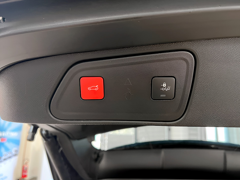 PEUGEOT 3008 HYBRID4 300 e-EAT8 – GT Ibrido benzina Aziendale - 13