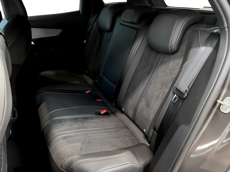 PEUGEOT 3008 HYBRID4 300 e-EAT8 – GT Ibrida km0 - 11