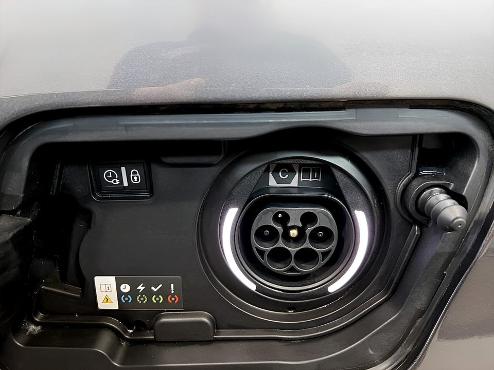 PEUGEOT 3008 HYBRID4 300 e-EAT8 – GT Ibrido benzina Aziendale - 12