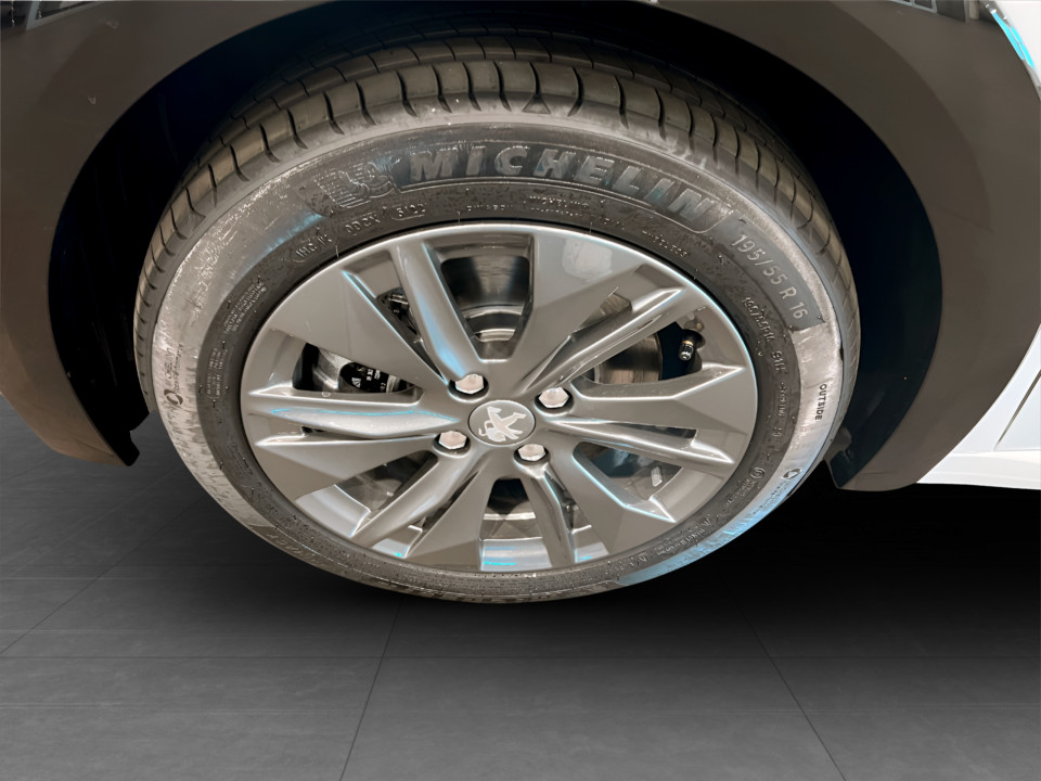 PEUGEOT e-208 Allure Pack 100kW Elettrico Aziendale - 17