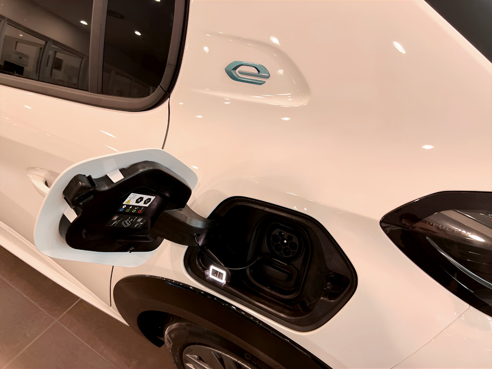 PEUGEOT 208 e-Allure Pack 100kW km0 - 14