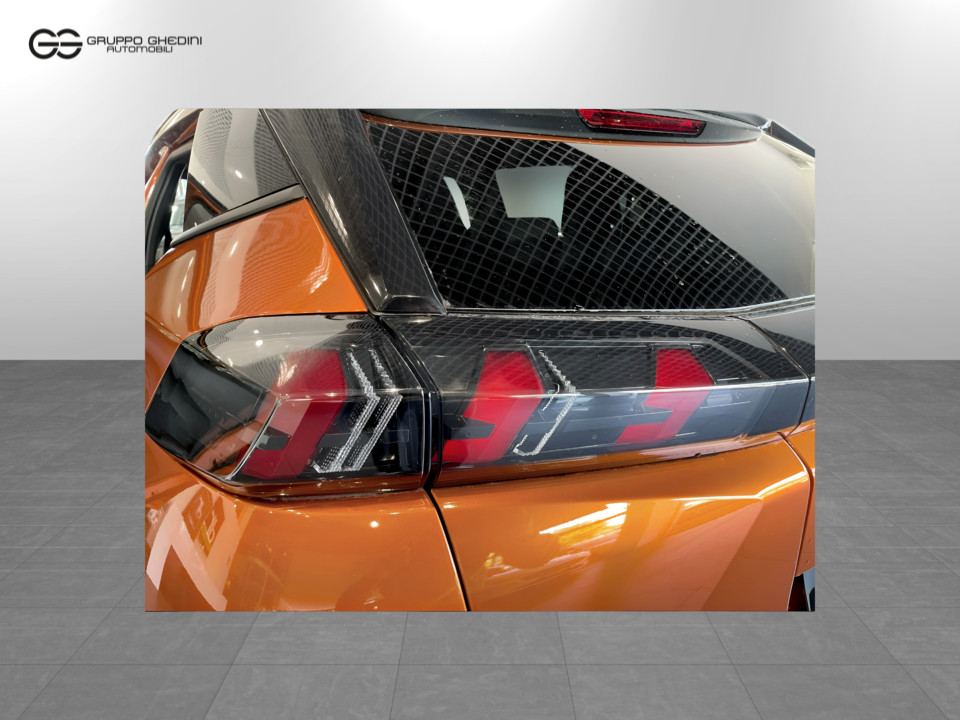 PEUGEOT e-2008 Allure Pack 100kW Elettrico Aziendale - 8