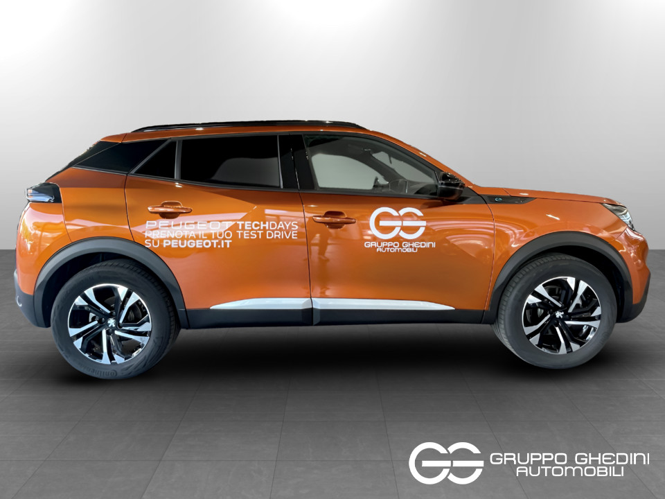 PEUGEOT e-2008 Allure Pack 100kW Elettrico Aziendale - 13