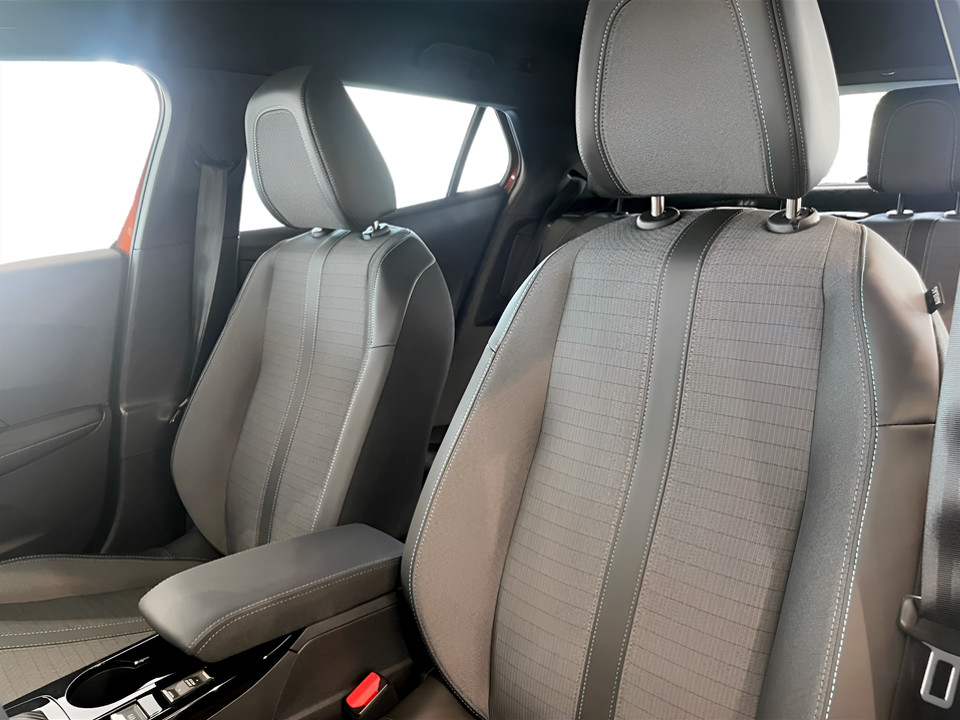 PEUGEOT 2008 e-Allure Pack 100kW usato - 5