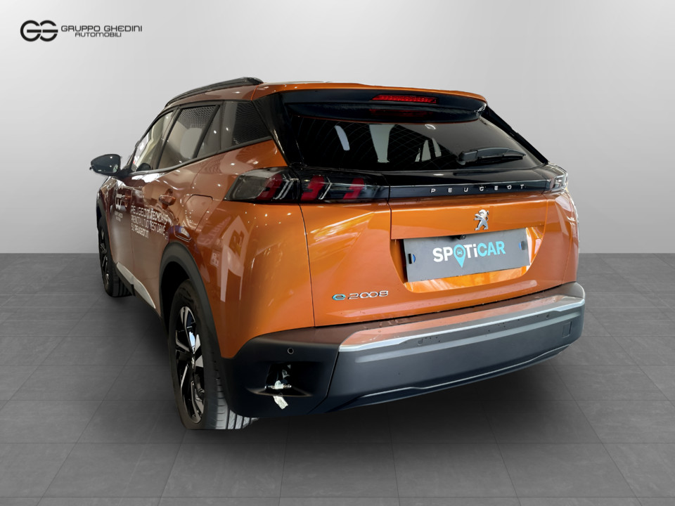 PEUGEOT e-2008 Allure Pack 100kW Elettrico Aziendale - 12