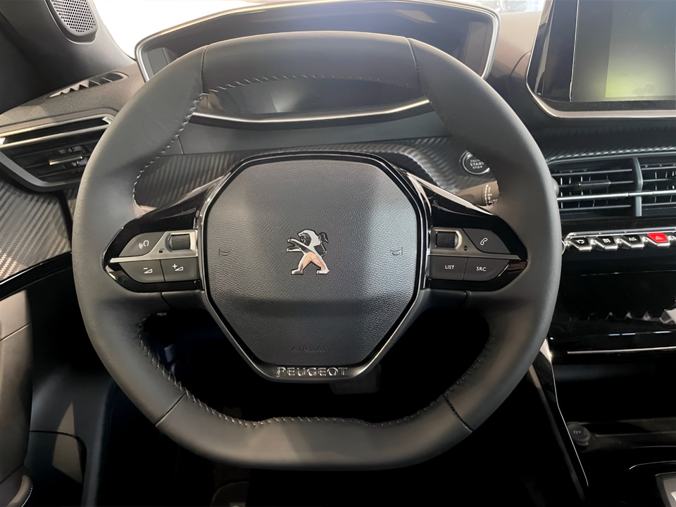 PEUGEOT e-2008 Allure Pack 100kW Elettrico Aziendale - 2