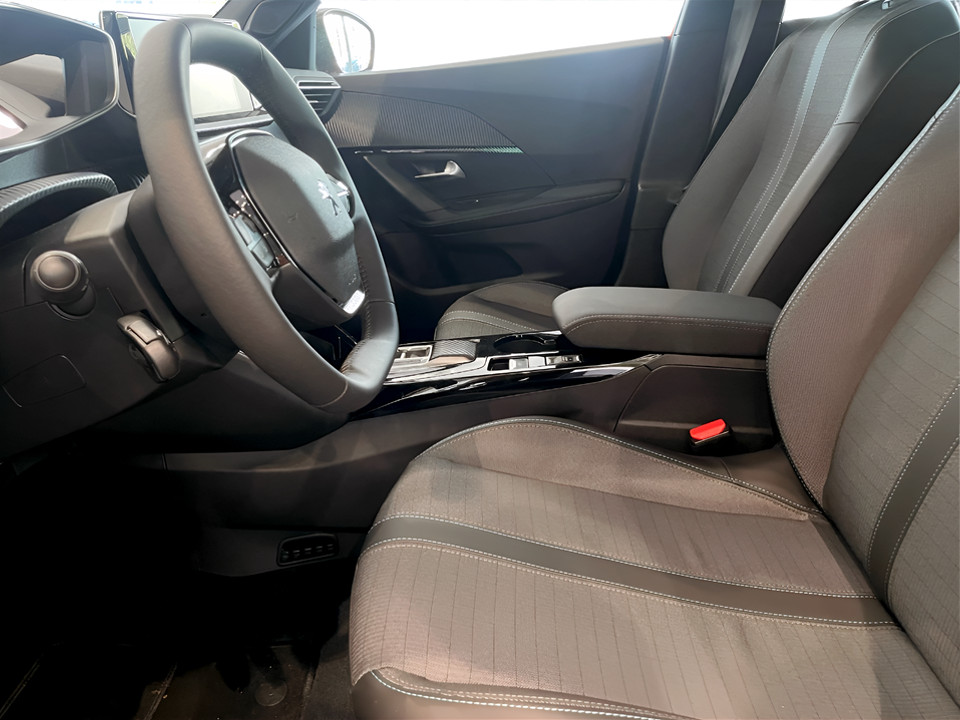 PEUGEOT e-2008 Allure Pack 100kW Elettrico Aziendale - 3