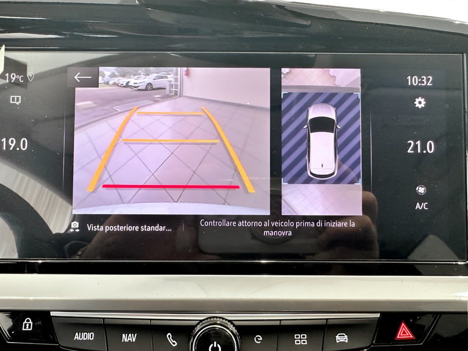 OPEL Grandland GSe 1.6 300cv PHEV AWD Ibrida usato - 17