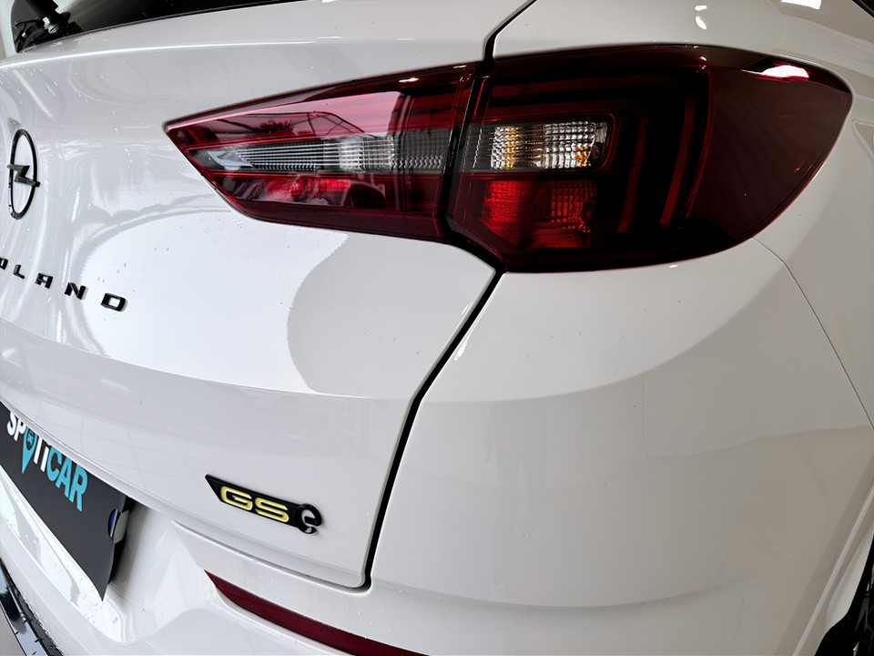 OPEL Grandland GSe 1.6 300cv PHEV AWD Ibrida usato - 19