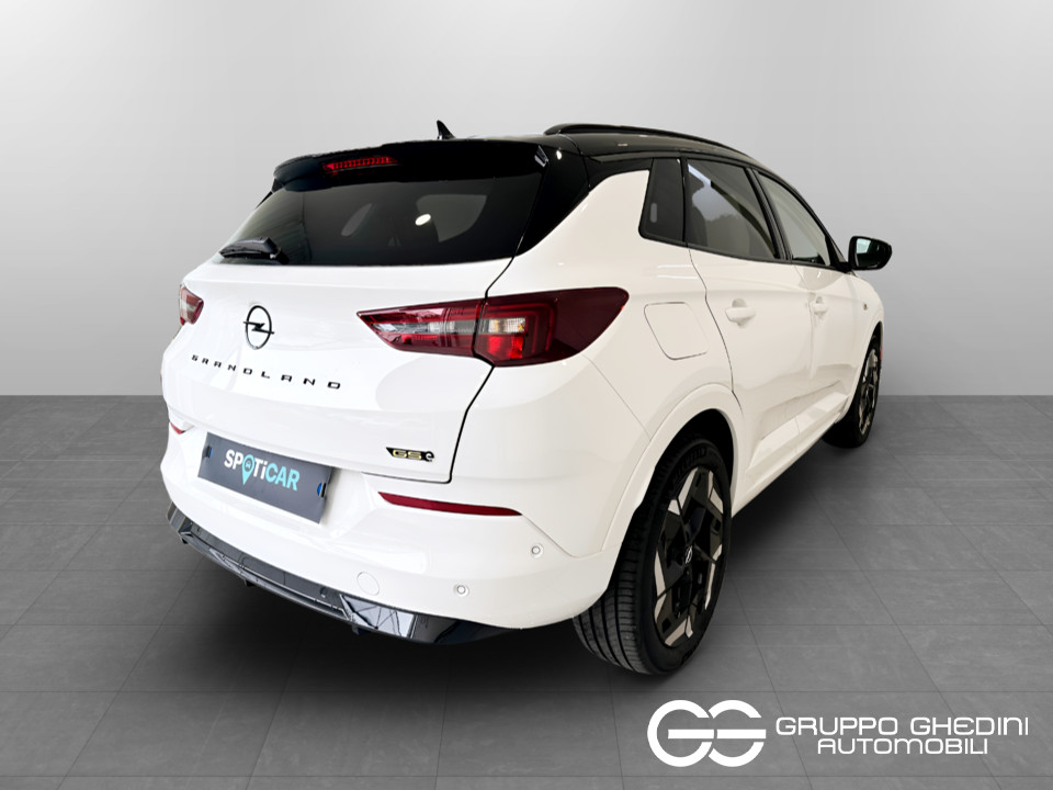OPEL Grandland GSe 1.6 300cv PHEV AWD Ibrida usato - 4