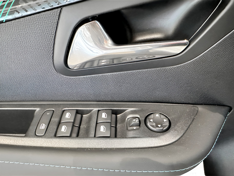 PEUGEOT e-208 Allure Pack 100kW Elettrico Aziendale - 19