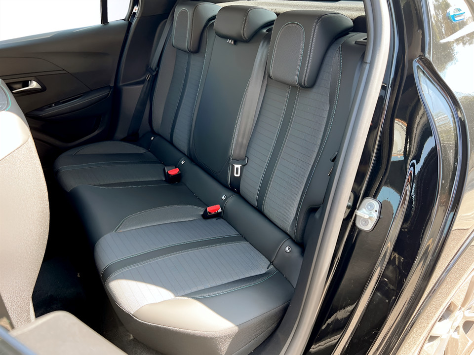 PEUGEOT e-208 Allure Pack 100kW Elettrico Aziendale - 16