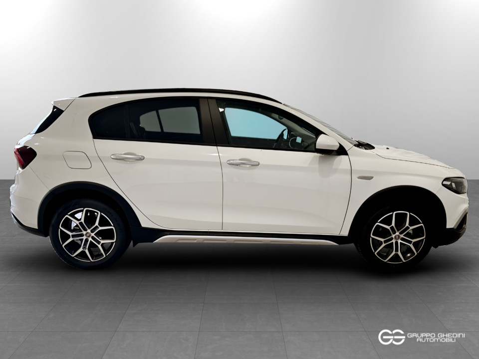 FIAT Tipo Hatchback My23 1.5 Hybrid130cv Dct Hb Cross Ibrida usato - 5