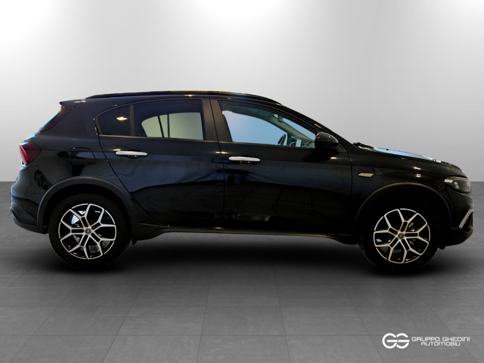 FIAT Tipo Hatchback My23 1.5 Hybrid130cv Dct Hb Cross Ibrida usato - 2