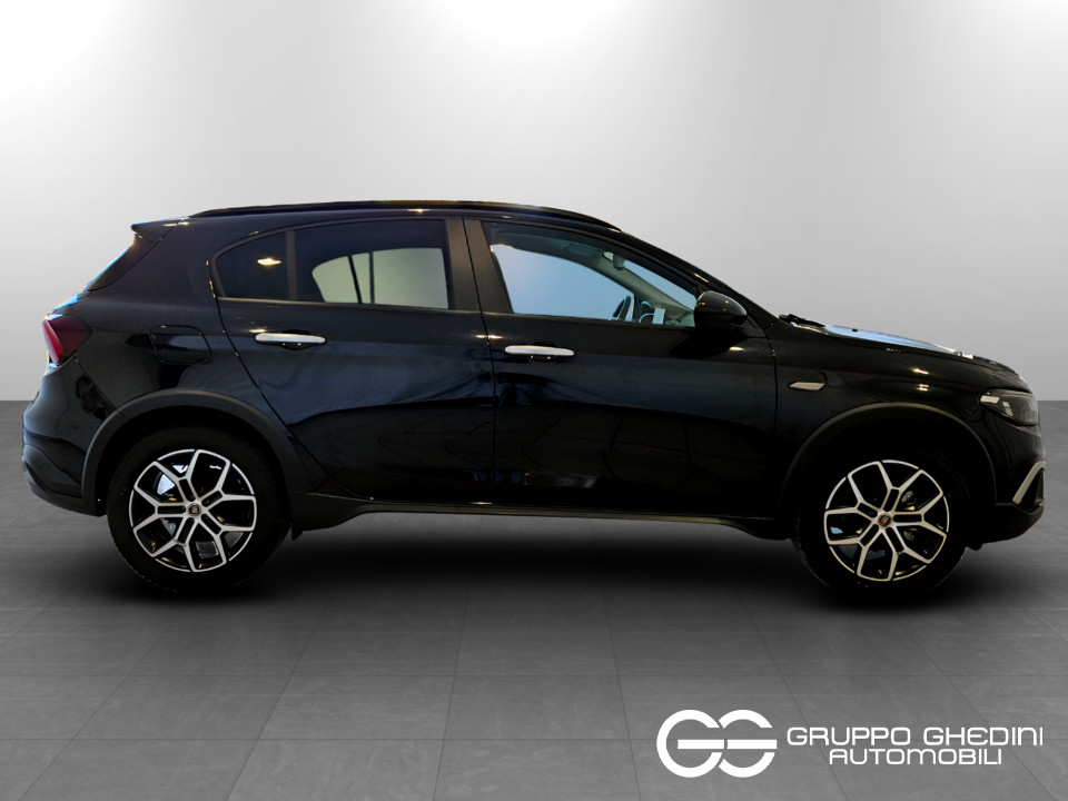 FIAT Tipo Hatchback My23 1.5 Hybrid130cv Dct Hb Cross Ibrida usato - 2