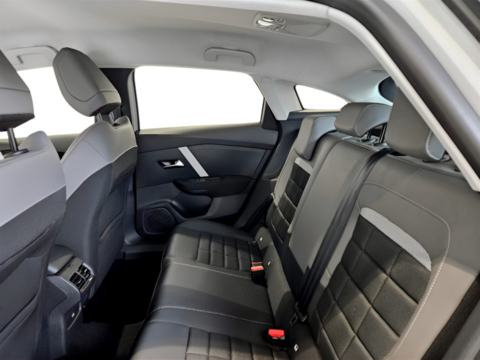 CITROEN C4 HYBRID 145 e-DCS6 – PLUS km0 - 11