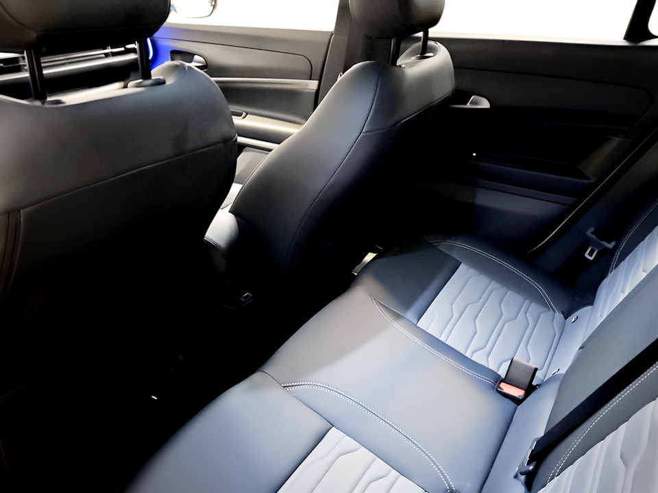 JEEP Avenger 4xe Hybrid 619 Overland 1.2 145cv 4xe Mhev Ibrida usato - 10