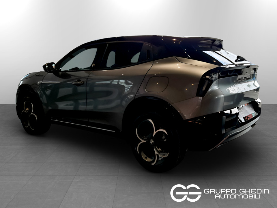 ALFA ROMEO Junior Ibrida Ibrida EdizioneMilano Cortina 2026 1.2 145cv Hybrid Edct6 Ibrida usato - 2