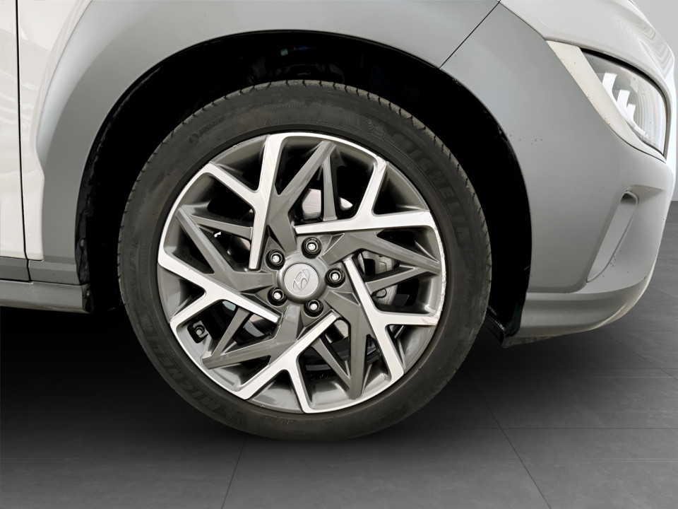 HYUNDAI Kona 1.6 hev Exellence Premium Pack 2wd dct Ibrido benzina Usato - 6