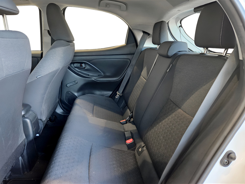 TOYOTA Yaris 1.5h Business Ibrido benzina Usato - 5