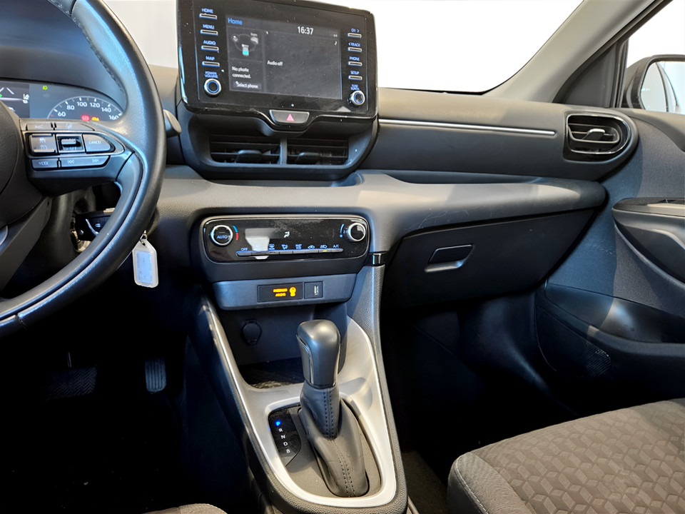 TOYOTA Yaris 1.5h Business Ibrido benzina Usato - 8