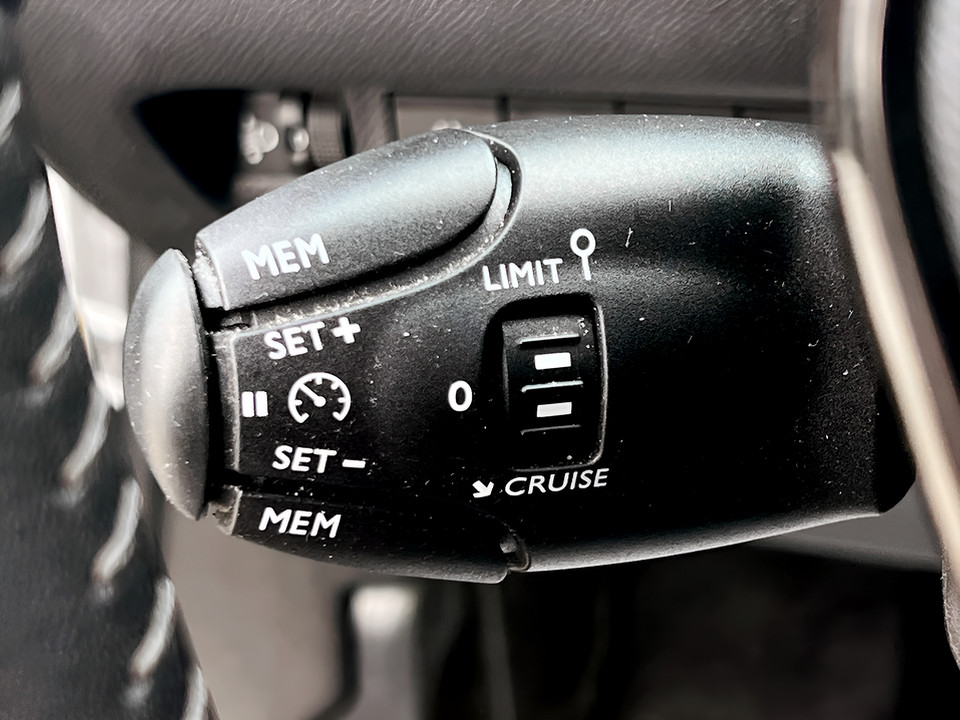 PEUGEOT 2008 II 2020 2008 1.2 puretech Active s&s 100cv usato - 11