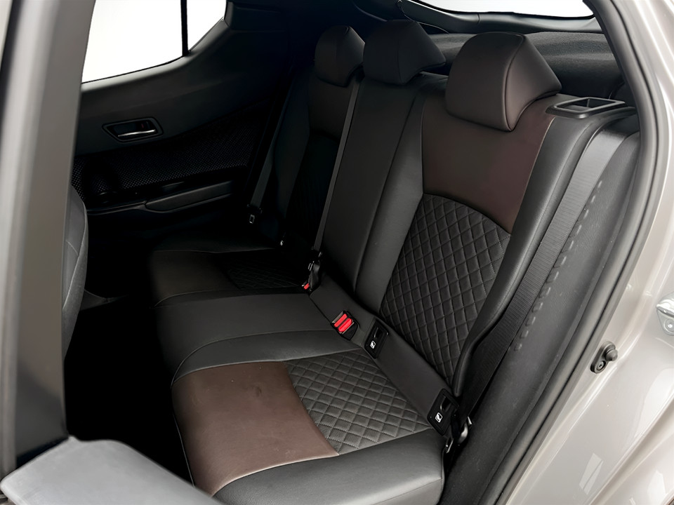 TOYOTA C-HR 1.8h Active 2wd e-cvt Ibrido benzina Usato - 12