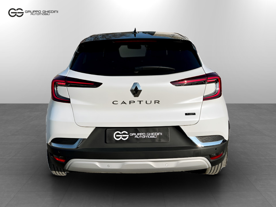 RENAULT Captur 1.6 E-Tech full hybrid E-Tech Engineered 145cv auto Ibrido benzina Usato - 4