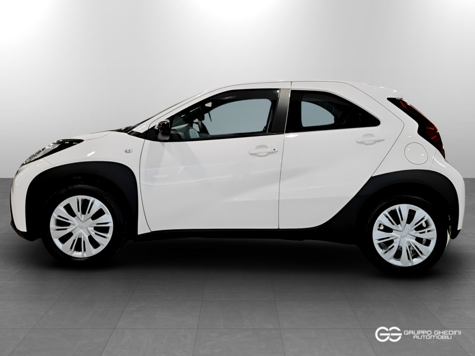 TOYOTA Aygo X 1.0 Active 72cv s-cvt Benzina Usato - 1