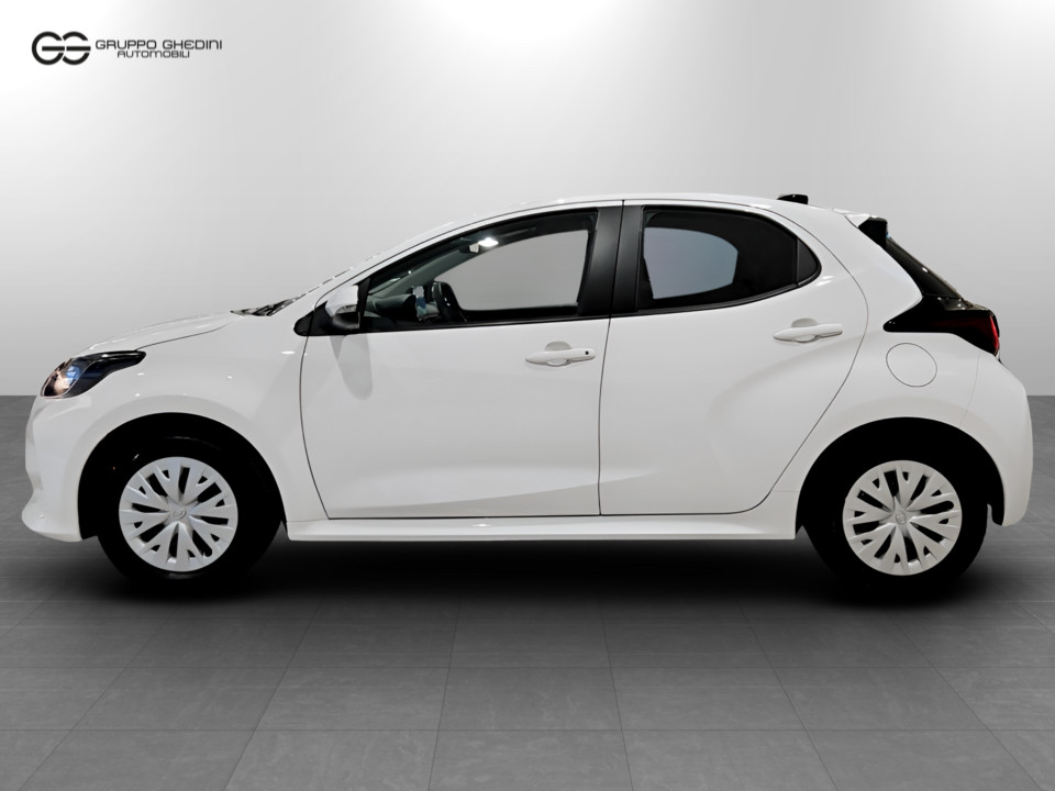 TOYOTA Yaris 1.5h Active Ibrido benzina Usato - 1