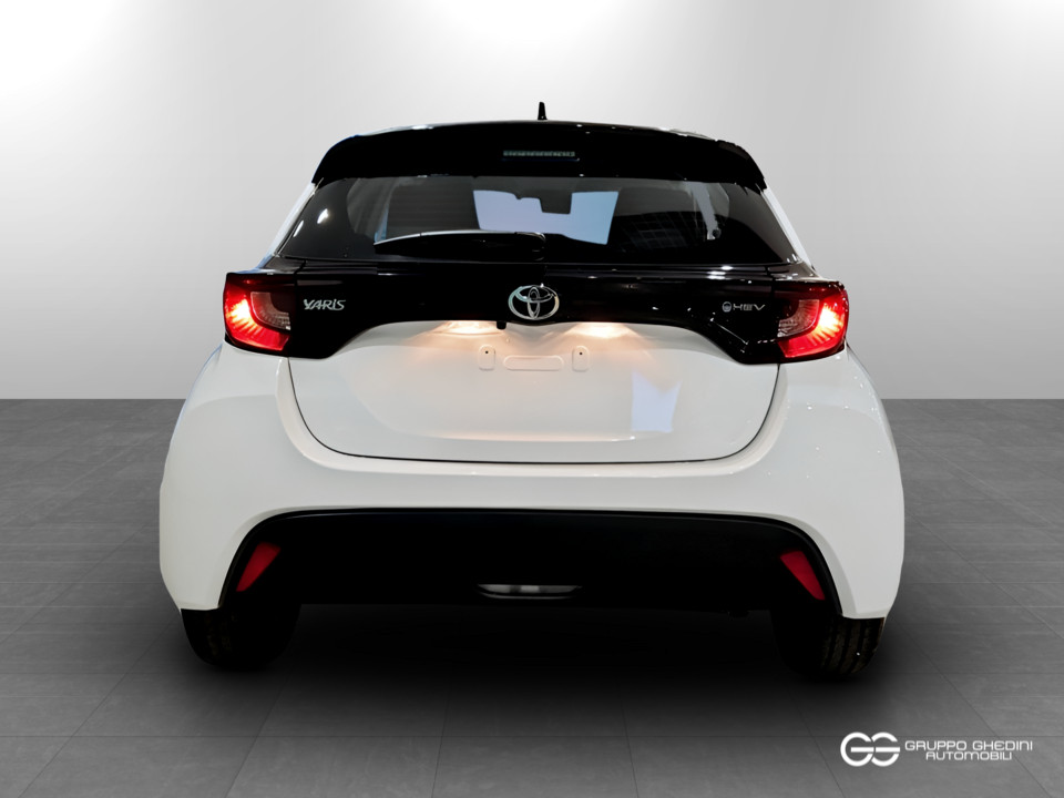 TOYOTA Yaris 1.5h Active Ibrido benzina usato - 4