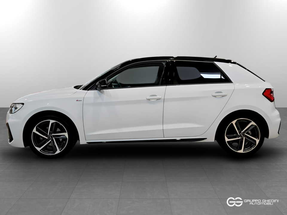 AUDI A1 SPORTBACK 30 1,0 tfsi 116cv Adrenalin Black Edition usato - 1