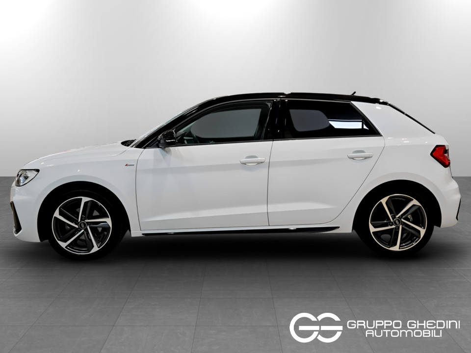 AUDI A1 SPORTBACK 30 1,0 tfsi 116cv Adrenalin Black Edition usato - 1