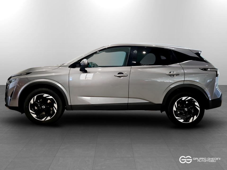 NISSAN Qashqai 1.3 mhev N-Connecta 2wd 140cv Ibrida usato - 1