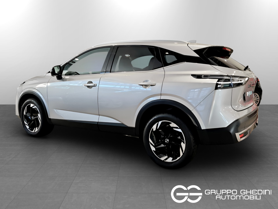 NISSAN Qashqai 1.3 mhev N-Connecta 2wd 140cv Ibrida usato - 2