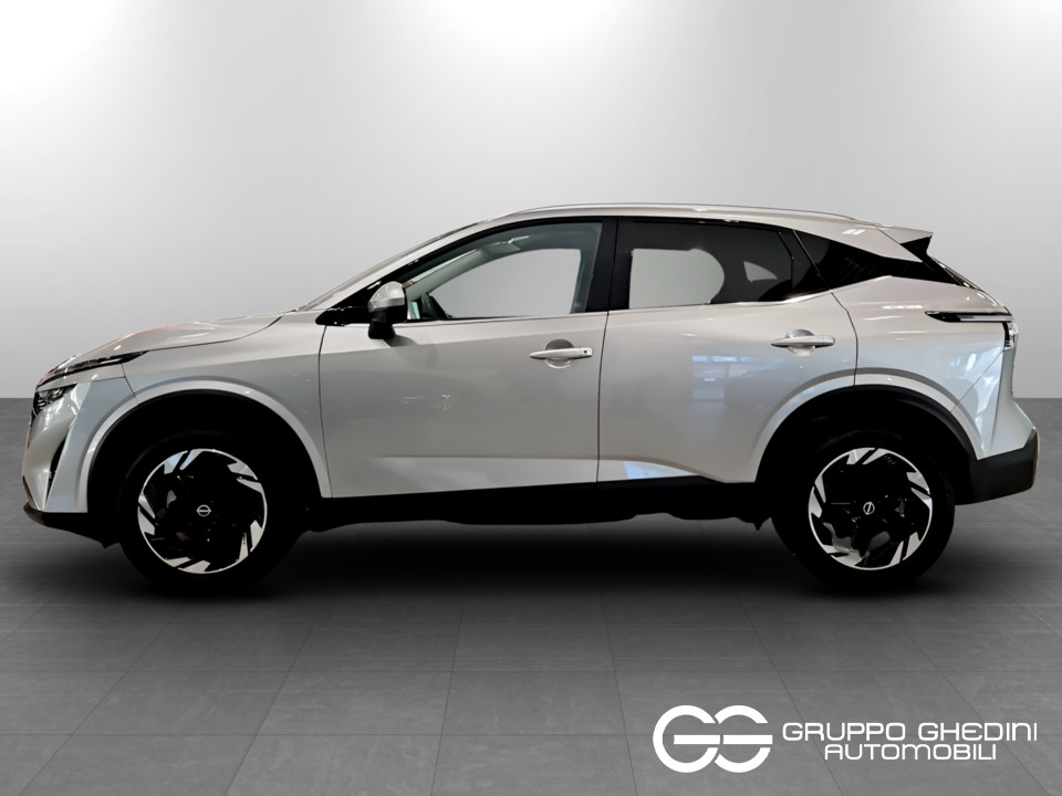 NISSAN Qashqai 1.3 mhev N-Connecta 2wd 140cv Ibrida usato - 1